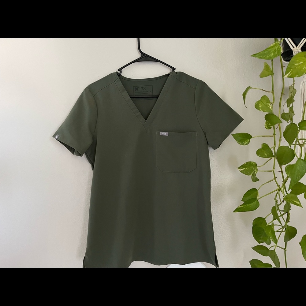 🍃Figs Scrub Top Moss🍃
